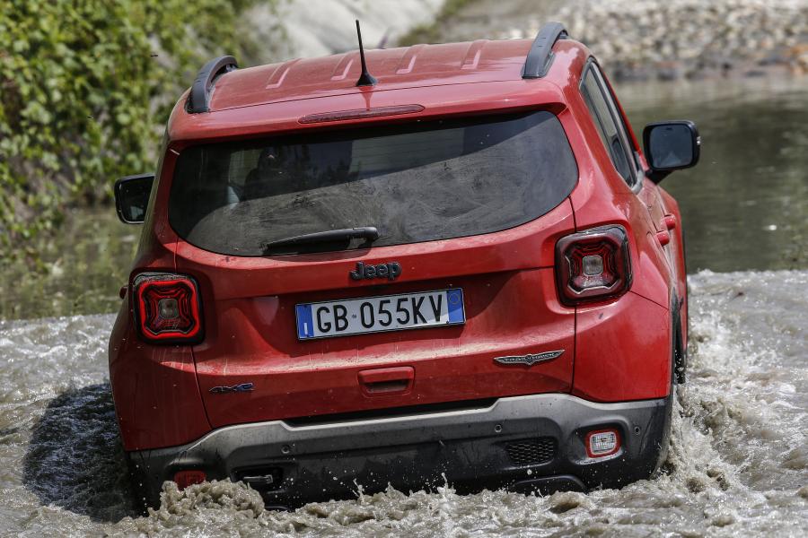  Jeep Renegade Trailhawk 4xe (BU) 2020 года  (EU) (фото 21 из 33)